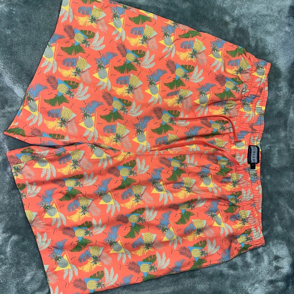 BURLEBO Tropical Print Shorts